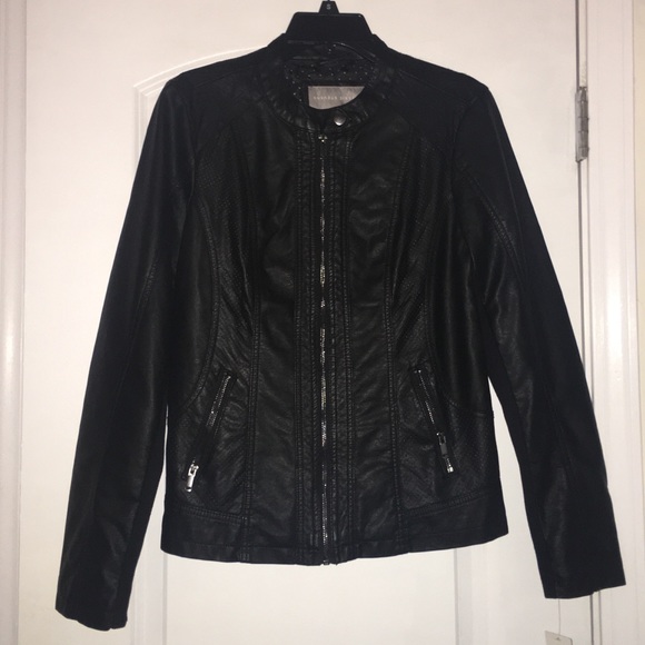 Black Jacket - Picture 4 of 6